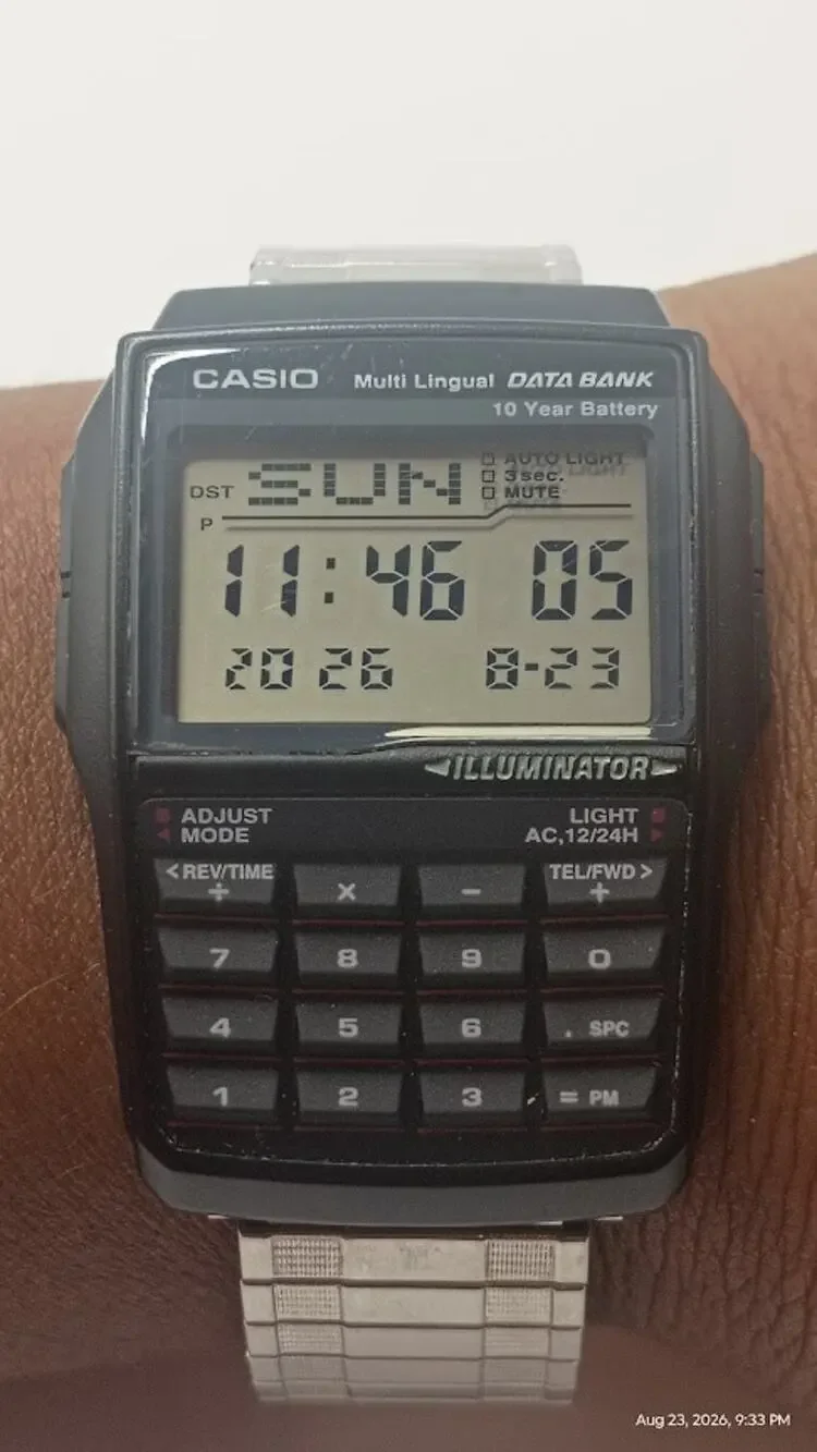 Vintage Casio DBC-32 Data Bank Calculator Watch Illuminator 13 Language Digital
